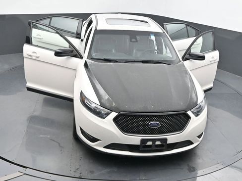Used 2017 Ford Taurus SHO image 60