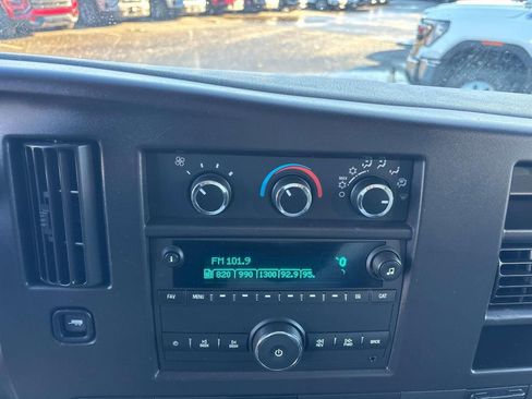 Used 2022 GMC Savana 3500 w/ Power Convenience Package image 17