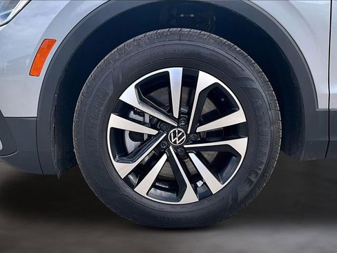 Used 2024 Volkswagen Tiguan S image 32