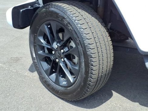 Used 2021 Jeep Wrangler Unlimited Sahara AWD/4WD image 9
