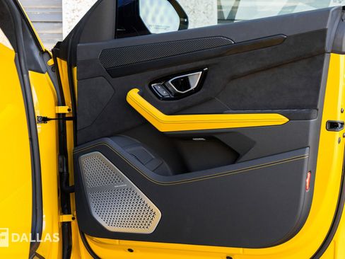 Used 2021 Lamborghini Urus image 34