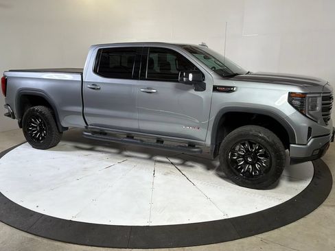 Used 2023 GMC Sierra 1500 AT4 w/ AT4 Premium Package AWD/4WD image 8