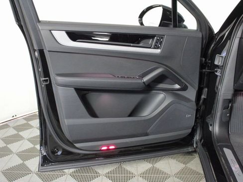 Certified 2026 Porsche Cayenne image 14