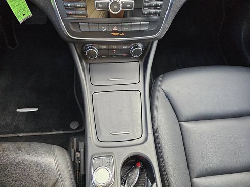 Used 2014 Mercedes-Benz CLA 250 image 13