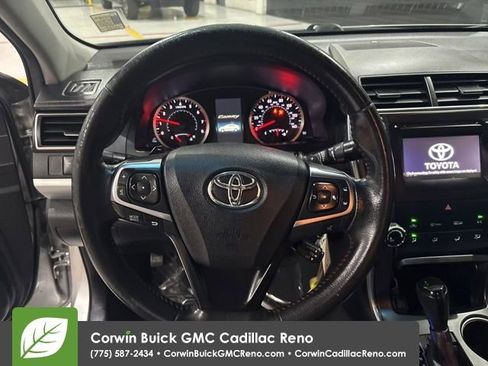 Used 2017 Toyota Camry SE image 10