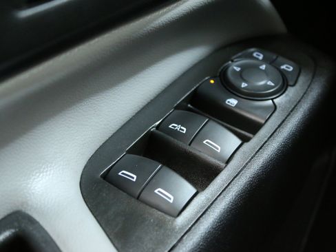 Used 2023 Chevrolet Equinox LS image 17