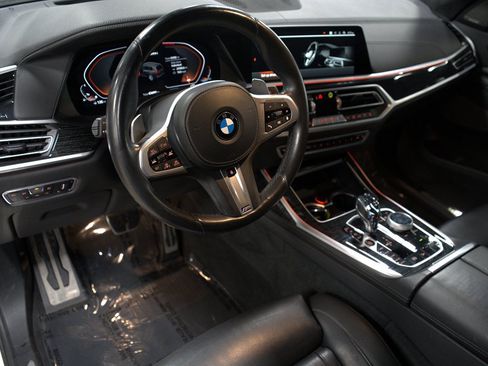 Used 2022 BMW X7 M50i AWD/4WD image 11