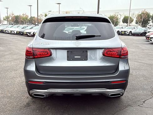 Used 2021 Mercedes-Benz GLC 300 image 4