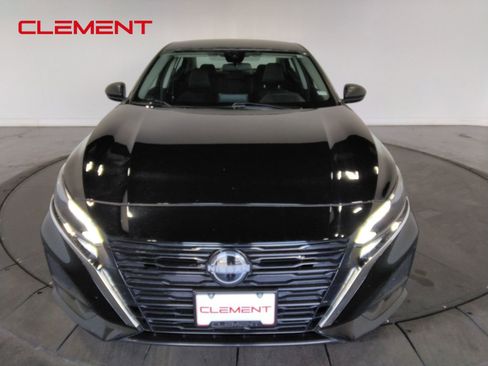 Used 2025 Nissan Altima 2.5 SV image 3