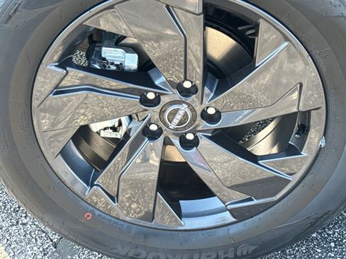 New 2026 Nissan Rogue SV AWD/4WD image 9