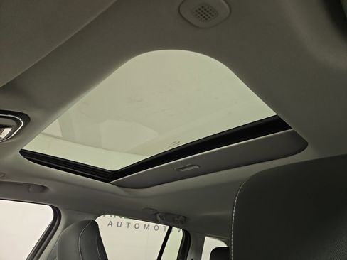 Used 2023 Jeep Grand Cherokee Laredo w/ Luxury Tech Group I image 21