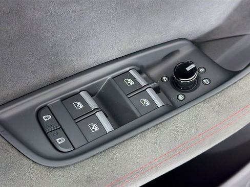 Certified 2025 Audi RS Q8 performance image 19