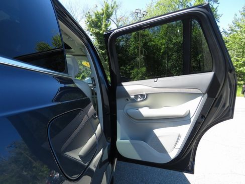 Used 2021 Volvo XC90 T6 Inscription image 16