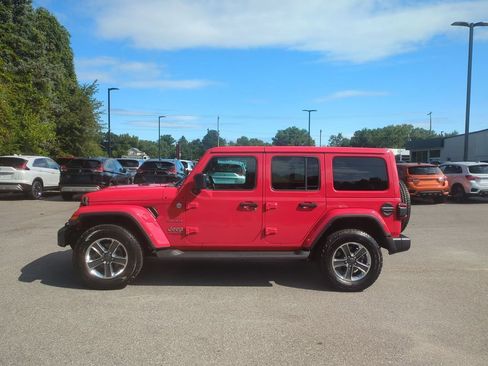 Used 2021 Jeep Wrangler Unlimited Sahara AWD/4WD image 8