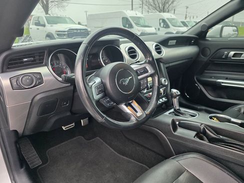 Used 2019 Ford Mustang Premium image 14
