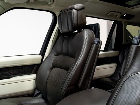 Used 2020 Land Rover Range Rover Long Wheelbase Autobiography image 13