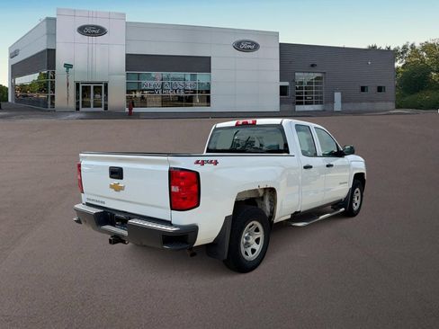 Used 2018 Chevrolet Silverado 1500 W/T AWD/4WD image 11
