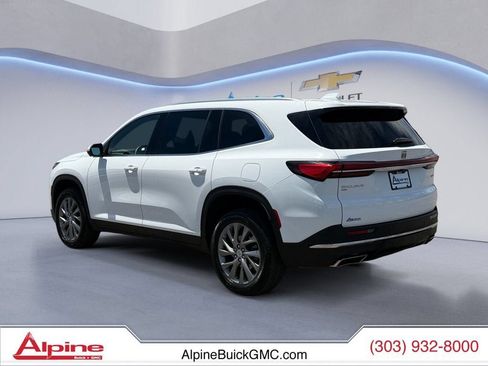 Used 2025 Buick Enclave Preferred AWD/4WD image 3