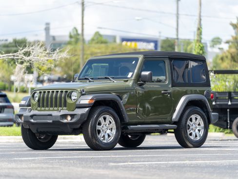 Used 2023 Jeep Wrangler Sport AWD/4WD image 34