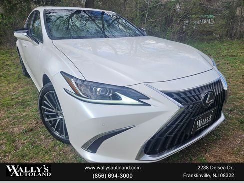 Used 2022 Lexus ES 300h w/ Premium Package image 1