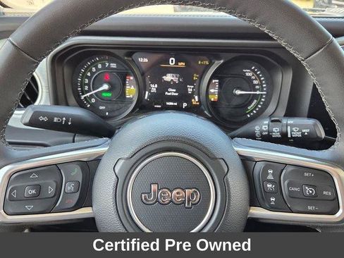 Used 2025 Jeep Wrangler Unlimited Sahara AWD/4WD image 31