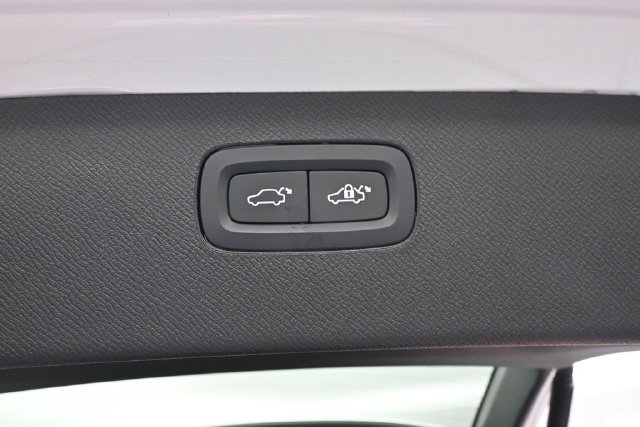 Used 2025 Volvo XC90 B6 Plus w/ Protection Package Premier AWD/4WD image 30