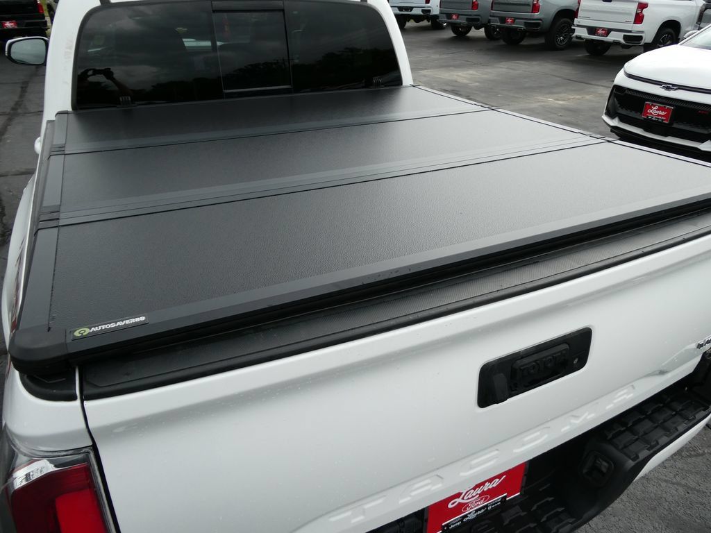 Used 2023 Toyota Tacoma TRD Sport w/ TRD Premium Sport Package AWD/4WD image 18