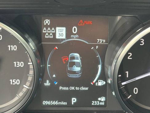 Used 2019 Land Rover Discovery SE image 34