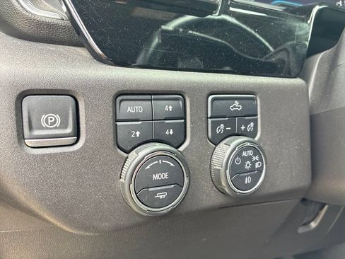 Used 2024 Chevrolet Silverado 1500 LT Trail Boss w/ Convenience Package II AWD/4WD image 12
