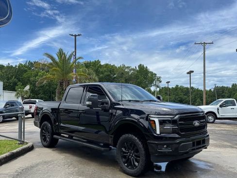 Used 2025 Ford F150 Lariat w/ Equipment Group 502A High AWD/4WD image 4