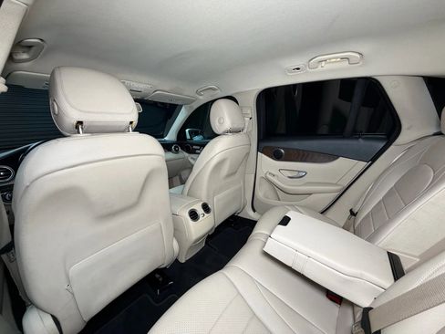 Used 2019 Mercedes-Benz GLC 300 GLC 300 Sport Utility 4D image 24