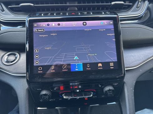 Used 2022 Jeep Grand Cherokee Limited 4xe image 18