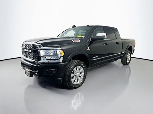 Used 2022 RAM 2500 Limited w/ Towing Technology Group AWD/4WD image 3