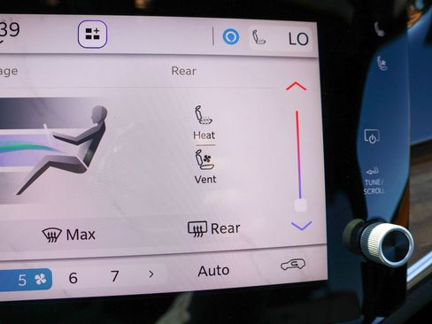 New 2026 Jeep Grand Cherokee Summit image 21