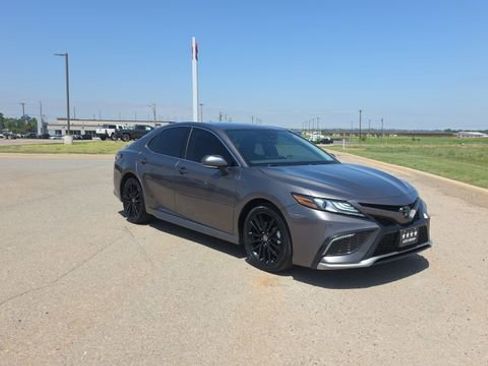 Used 2024 Toyota Camry XSE FWD image 4