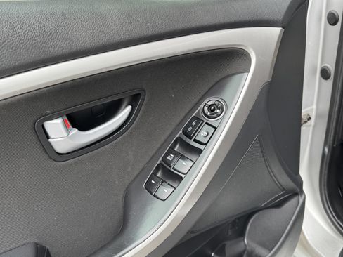 Used 2016 Hyundai Elantra GT image 13
