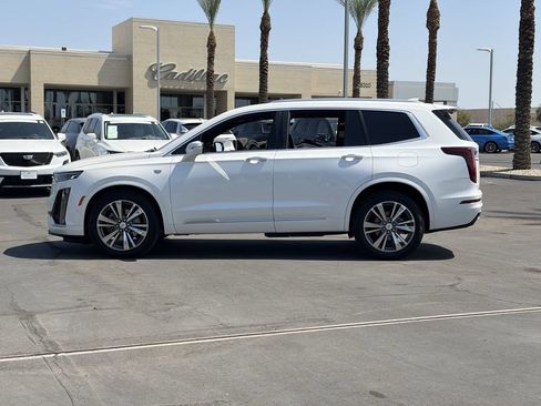 Used 2021 Cadillac XT6 Premium Luxury w/ Platinum Package AWD/4WD image 8