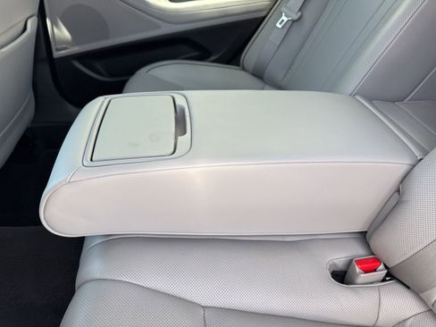 Used 2015 Hyundai Genesis 5.0 RWD image 13