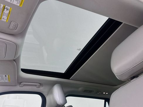 Used 2025 Ford Expedition Active RWD image 14