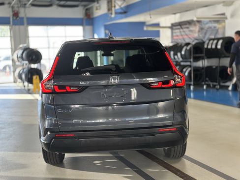 Used 2025 Honda CR-V EX image 5