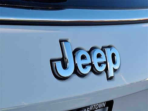 Used 2023 Jeep Compass Latitude w/ Sun and Sound Group image 29