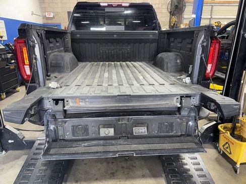 Used 2022 GMC Sierra 1500 AT4X AWD/4WD image 4