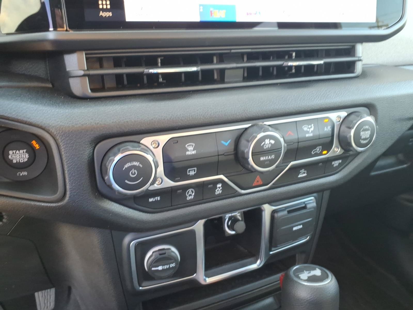 Used 2024 Jeep Wrangler Sport AWD/4WD image 17