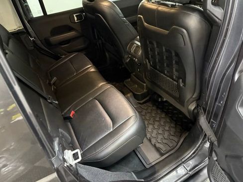 Used 2022 Jeep Wrangler Unlimited Rubicon w/ Trailer Tow Package image 40