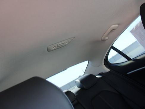 Used 2022 Genesis G70 2.0T RWD image 19