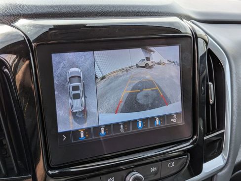 Used 2021 Chevrolet Traverse LT w/ LT Premium Package image 24