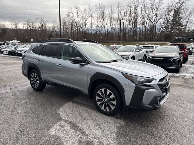 Used 2023 Subaru Outback Limited AWD/4WD image 11