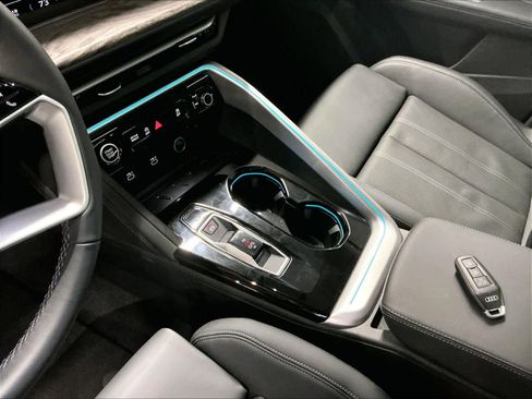 Used 2025 Audi Q5 Premium Plus w/ Premium Plus image 19