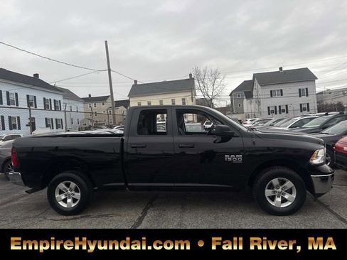 Used 2024 RAM 1500 Classic SLT image 3