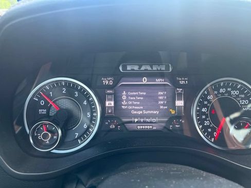 Used 2023 RAM 1500 Laramie AWD/4WD image 7